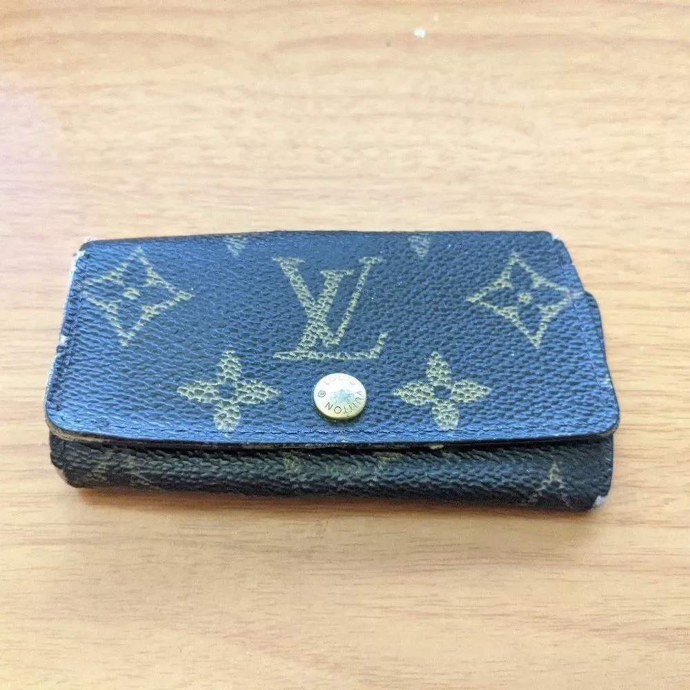 Louis Vuitton Monogram Key Holder/Wallet #798💥PRICE DROP💥